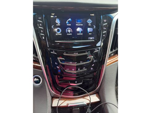 Used 2019 Cadillac Escalade ESV 4WD image 8
