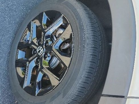 Used 2023 Honda HR-V Sport image 9