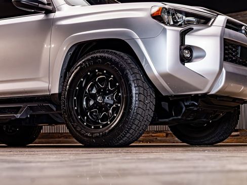 Used 2022 Toyota 4Runner SR5 image 11