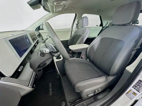 Used 2024 Hyundai Ioniq 5 SEL RWD image 13