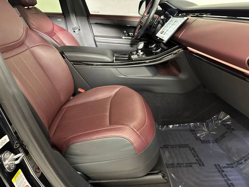 Used 2023 Land Rover Range Rover Sport SE Dynamic image 34