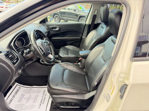 Used 2018 Jeep Compass Limited AWD/4WD image 12