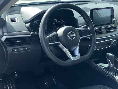 Used 2023 Nissan Altima 2.5 SV image 10