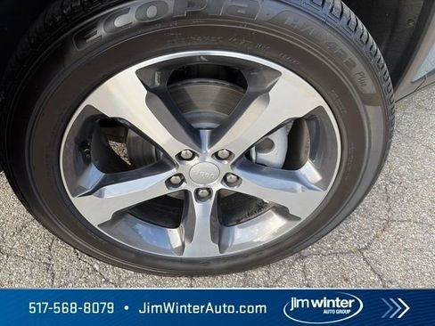 Used 2026 Jeep Grand Cherokee Limited AWD/4WD image 3