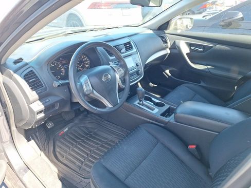 Used 2017 Nissan Altima 2.5 SV FWD image 7