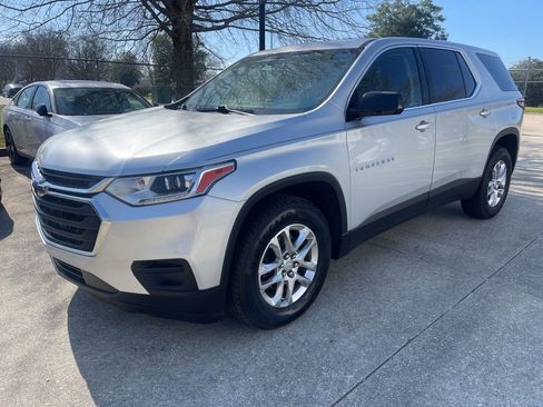 Used 2020 Chevrolet Traverse LS image 1