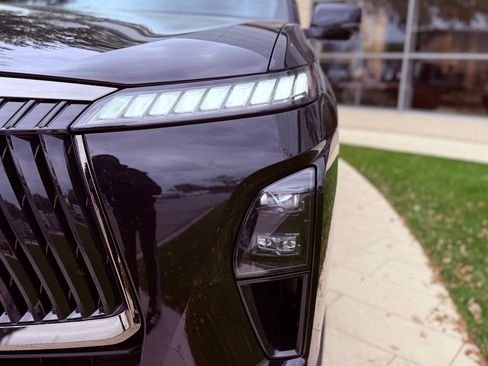 Used 2025 INFINITI QX80 Autograph image 10