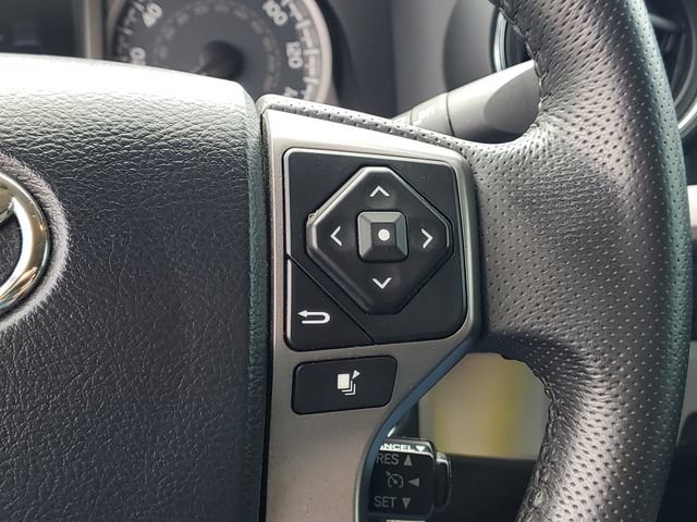 Used 2016 Toyota Tacoma SR5 w/ Towing Package RWD image 14