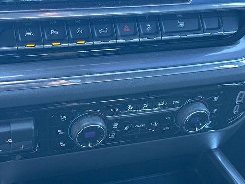 Used 2024 Chevrolet Silverado 1500 High Country w/ Technology Package image 31