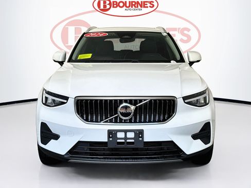 Used 2024 Volvo XC40 B5 Core w/ Climate Package AWD/4WD image 6