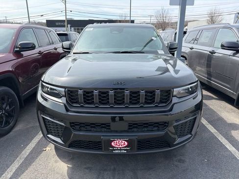 New 2026 Jeep Grand Cherokee Altitude AWD/4WD image 2