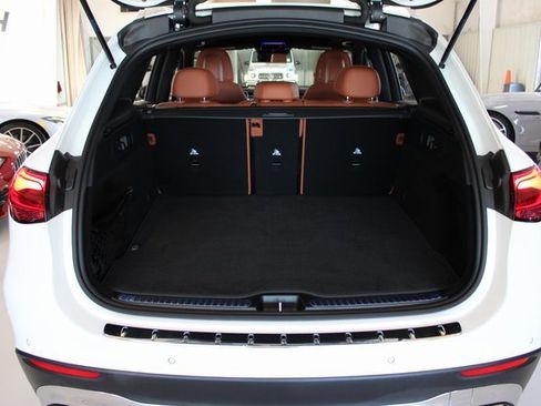 Used 2023 Mercedes-Benz GLC 300 4MATIC w/ Pinnacle Trim Package image 23