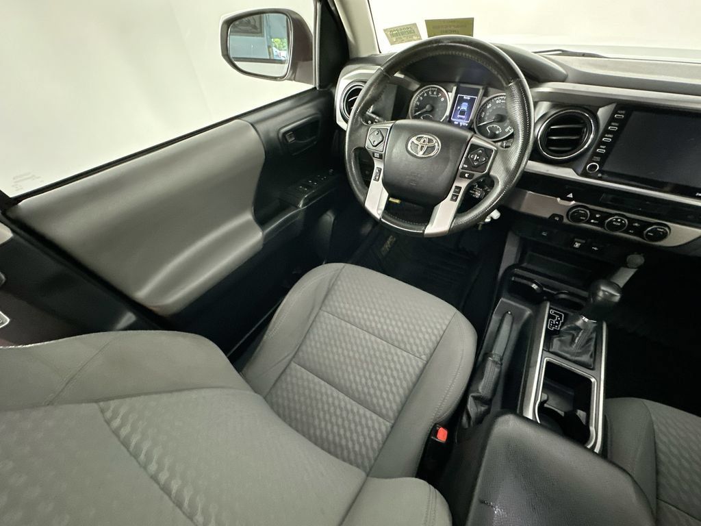Used 2021 Toyota Tacoma SR5 RWD image 9