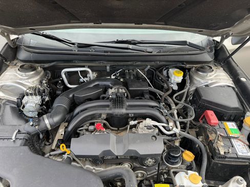 Used 2019 Subaru Outback 2.5i Premium AWD/4WD image 3