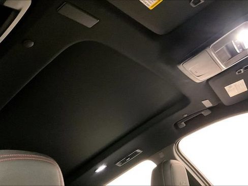 Used 2025 Chevrolet Traverse RS AWD/4WD image 20