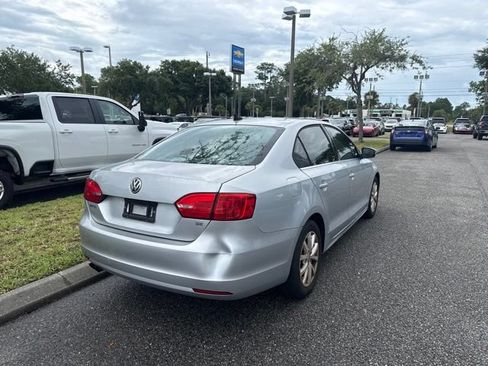 Used 2014 Volkswagen Jetta SE FWD image 2