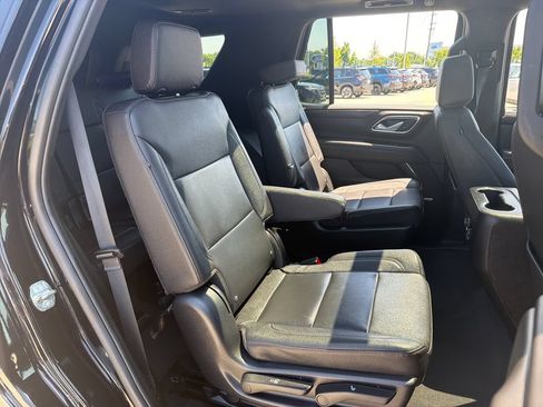 Used 2023 Chevrolet Tahoe Z71 w/ Z71 Off-Road Package AWD/4WD image 26