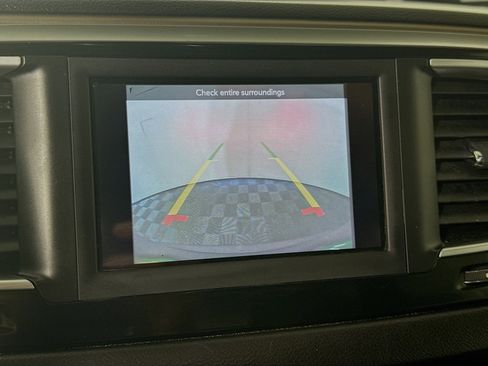 Used 2018 Chrysler Pacifica Touring Plus w/ Tire & Wheel Group image 19