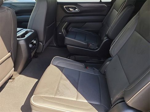 Used 2024 GMC Yukon XL SLT image 16