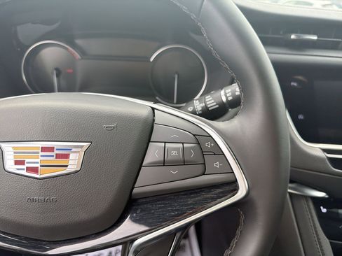 Certified 2025 Cadillac XT5 Premium Luxury image 15