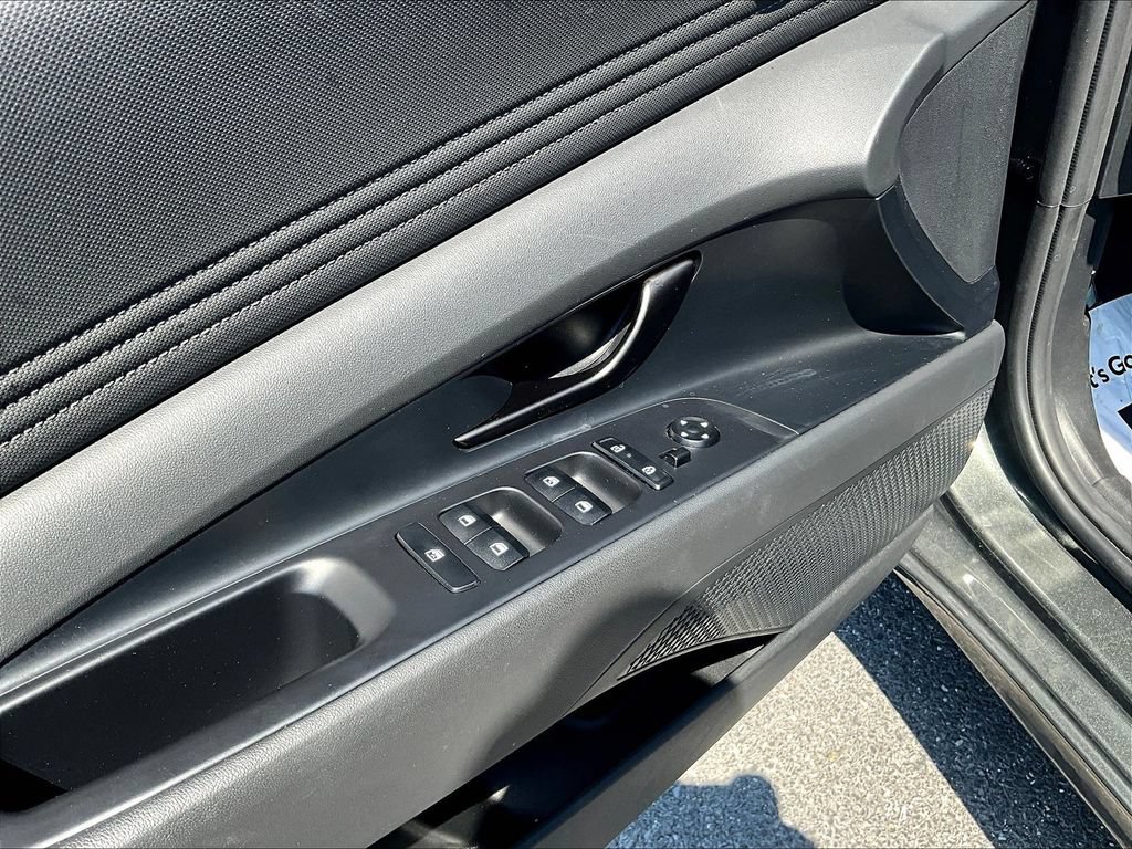 Certified 2026 Hyundai Elantra Sport FWD image 18
