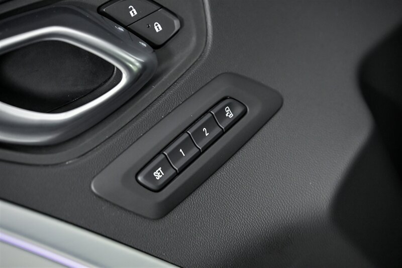 Used 2022 Chevrolet Camaro ZL1 RWD image 14
