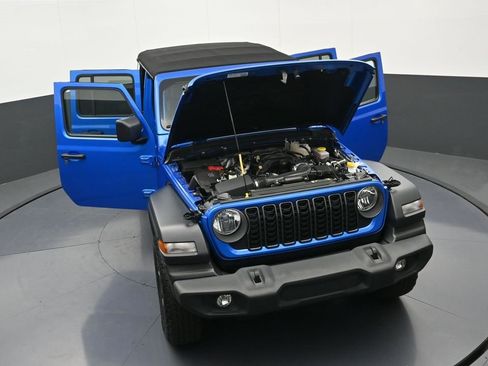 Used 2024 Jeep Wrangler Sport S image 37