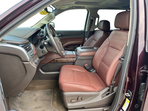Used 2017 Chevrolet Suburban Premier AWD/4WD image 23