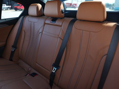 Used 2019 BMW M550i xDrive image 11