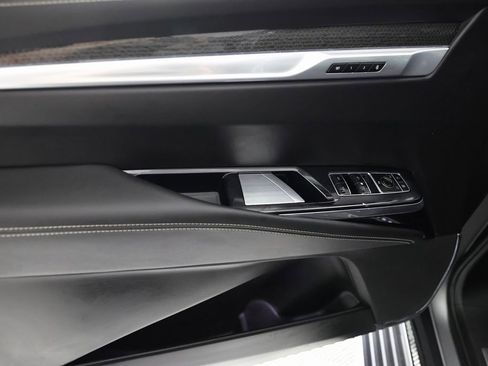 Used 2026 Cadillac Escalade V w/ LPO, Onyx Lite Package image 19