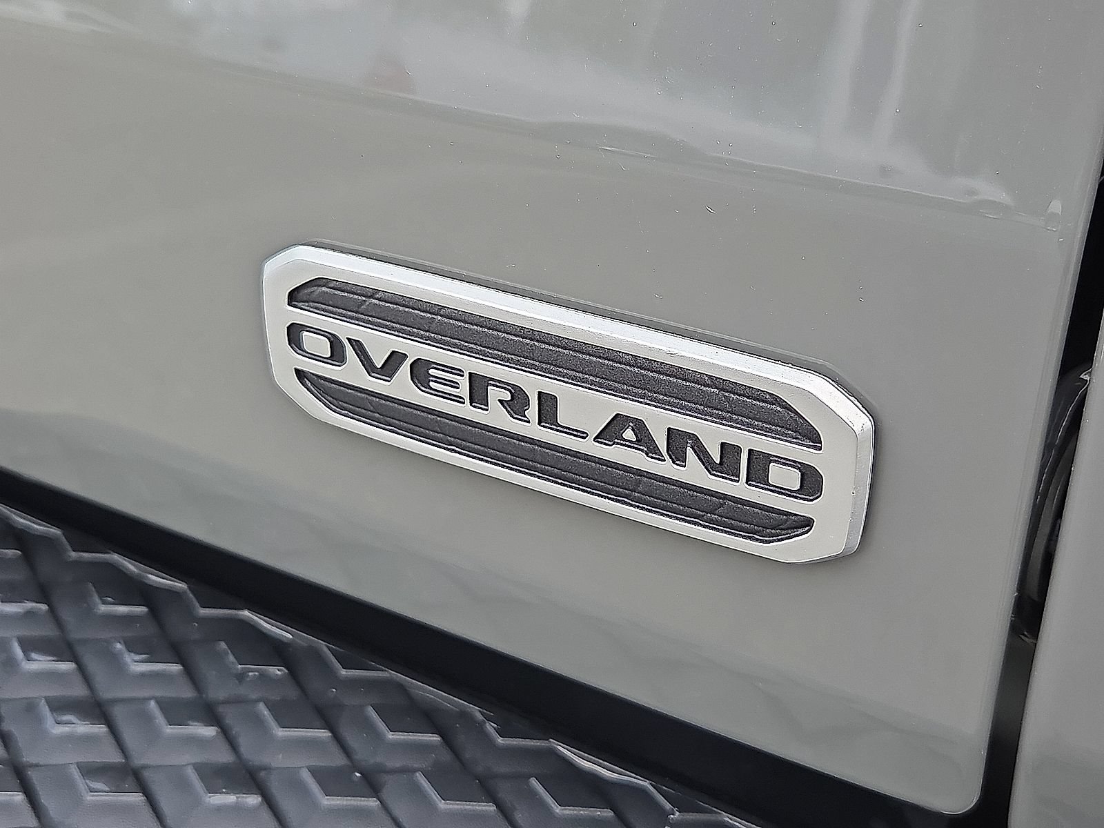 Used 2022 Jeep Gladiator Overland w/ Popular Equipment Package AWD/4WD image 8