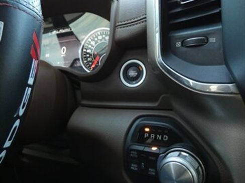 Used 2019 RAM 1500 Laramie AWD/4WD image 28