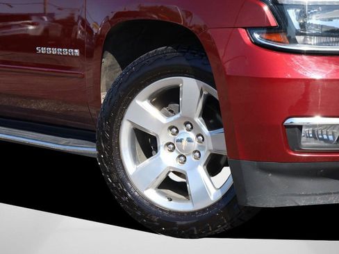 Used 2020 Chevrolet Suburban Premier AWD/4WD image 3
