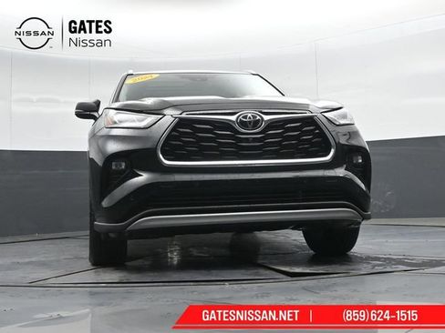 Used 2024 Toyota Highlander Platinum image 48