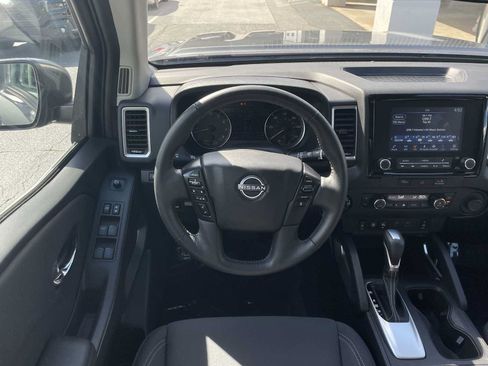 Used 2024 Nissan Frontier SV w/ Technology Package AWD/4WD image 8