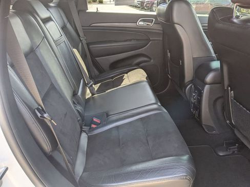 Used 2021 Jeep Grand Cherokee Laredo X AWD/4WD image 30