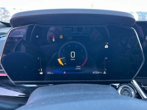 Used 2025 Chevrolet Trax RS w/ Driver Confidence Package image 8