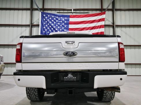 Used 2016 Ford F250 Platinum w/ FX4 Off-Road Package image 9