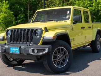 Used 2023 Jeep Gladiator Overland w/ Popular Equipment Package AWD/4WD video 1