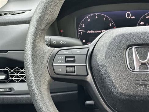 Used 2025 Honda Accord SE image 9