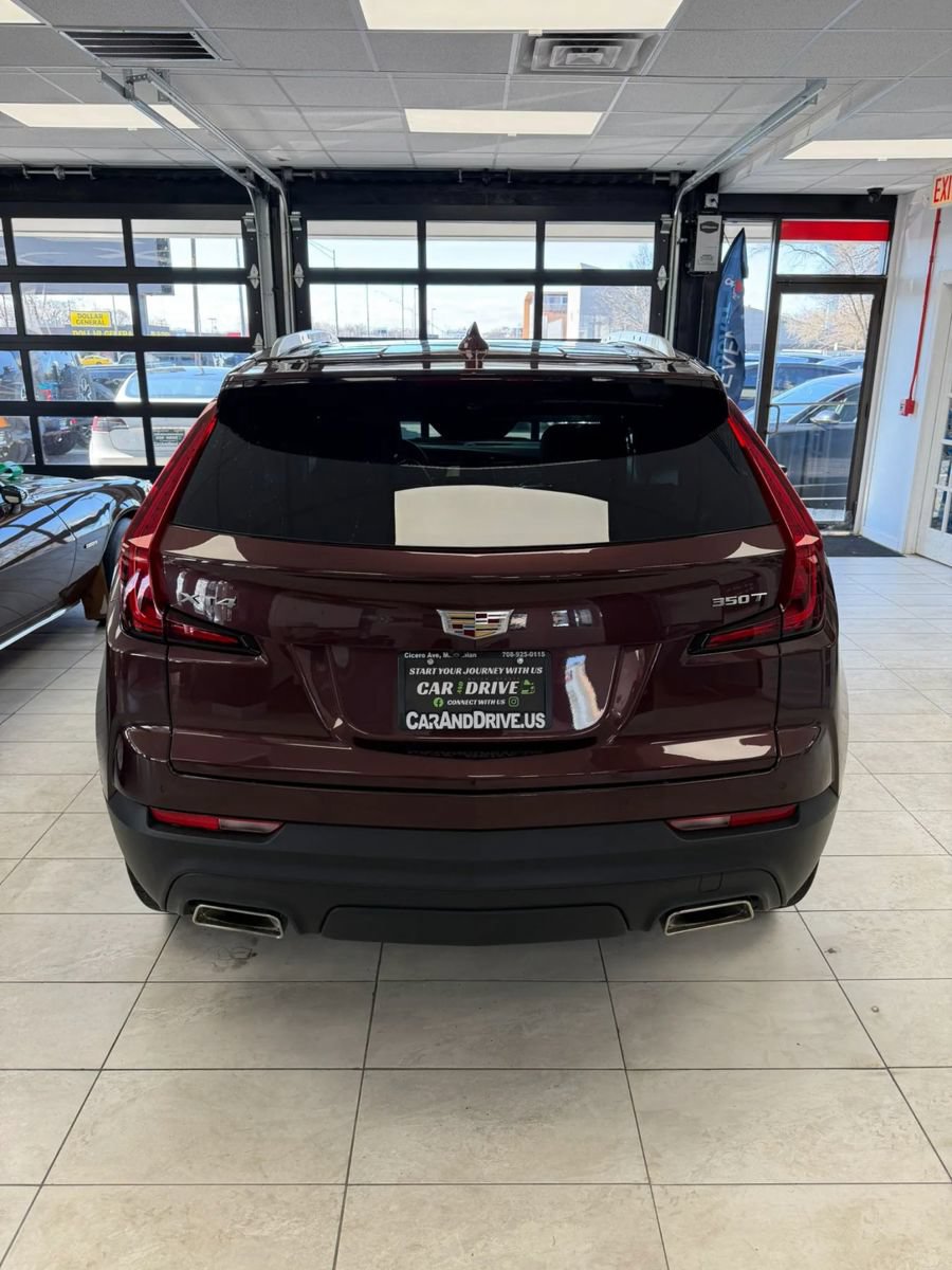 Used 2023 Cadillac XT4 Luxury w/ Cold Weather Package FWD image 5