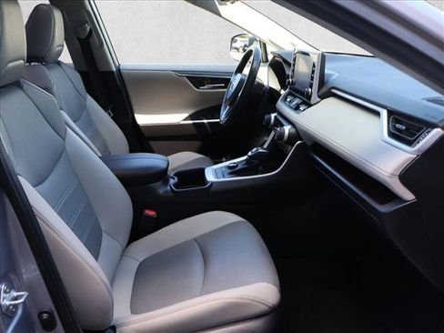 Used 2022 Toyota RAV4 Limited AWD/4WD image 28