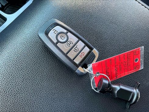 Used 2024 Ford Expedition Max XLT image 13