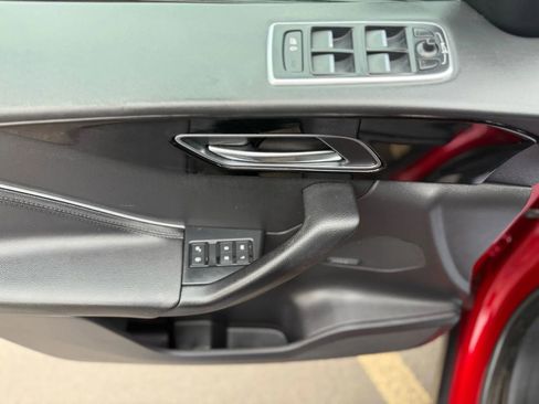Used 2019 Jaguar F-PACE Premium image 29