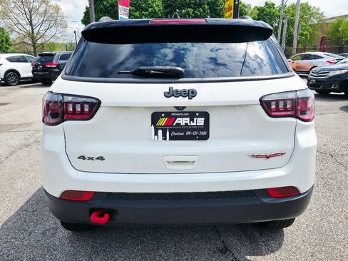 Used 2019 Jeep Compass Trailhawk AWD/4WD image 4