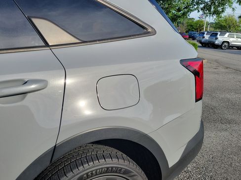 Used 2023 Kia Sorento SX Prestige image 24