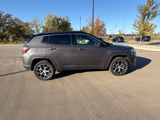 Used 2024 Jeep Compass Limited AWD/4WD image 6