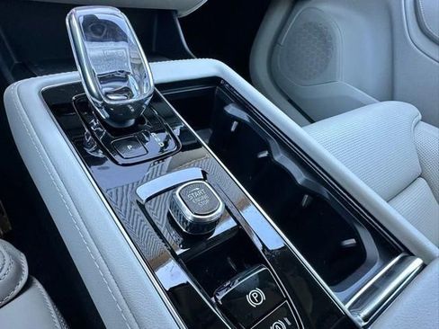 New 2026 Volvo XC90 T8 Ultra w/ Protection Package Premier AWD/4WD image 18