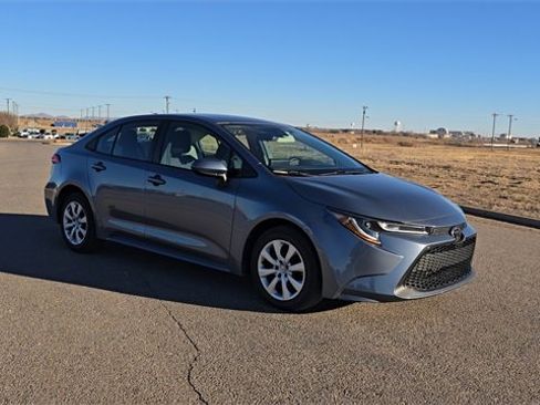 Used 2022 Toyota Corolla LE image 4