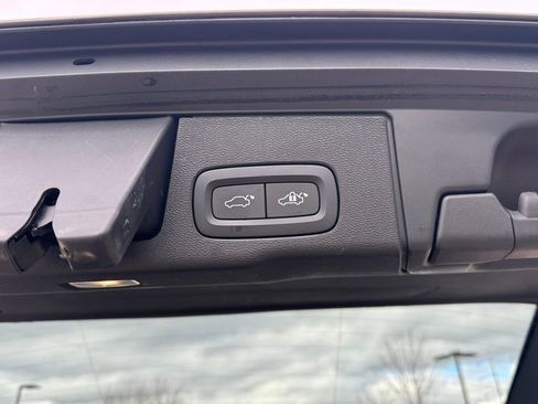 Certified 2023 Volvo XC60 B5 Plus w/ Climate Package AWD/4WD image 6